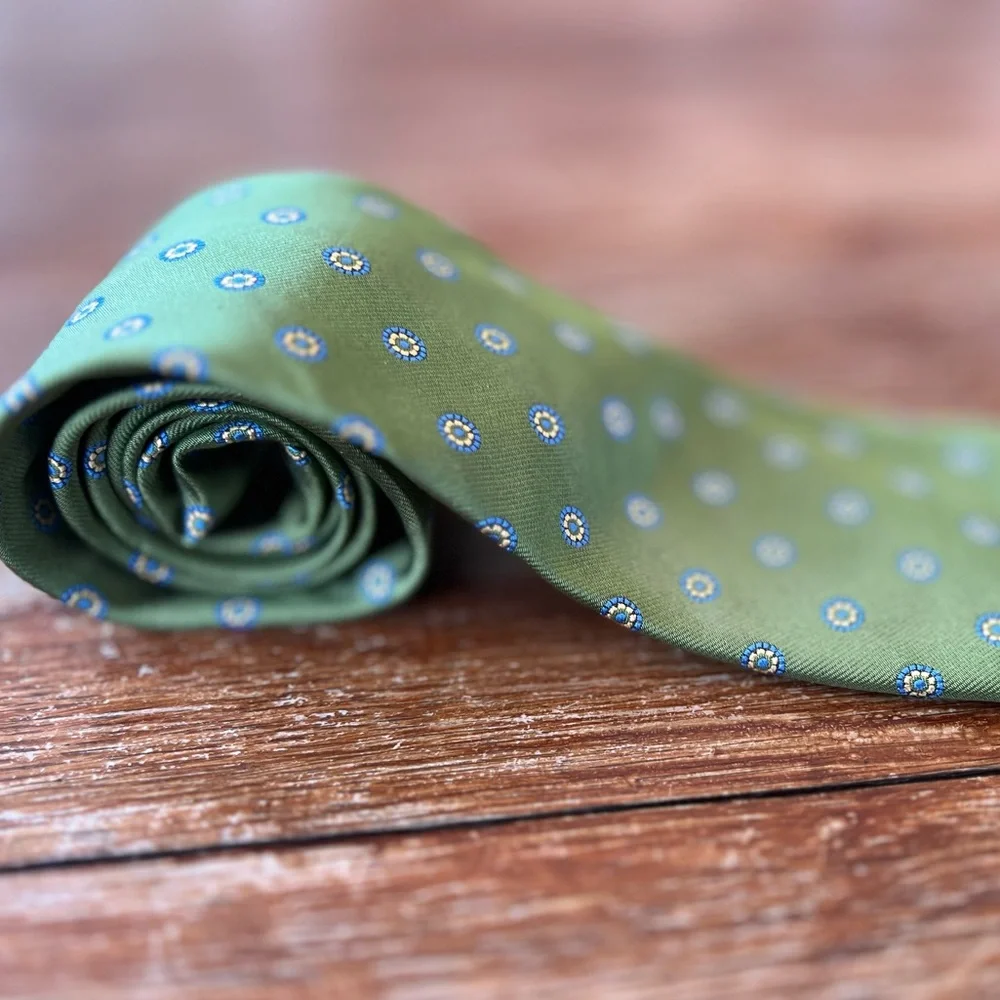 LANDS’ END 100% SILK GREEN TIE HandSewn in USA Blue Yellow Flowers/Circles